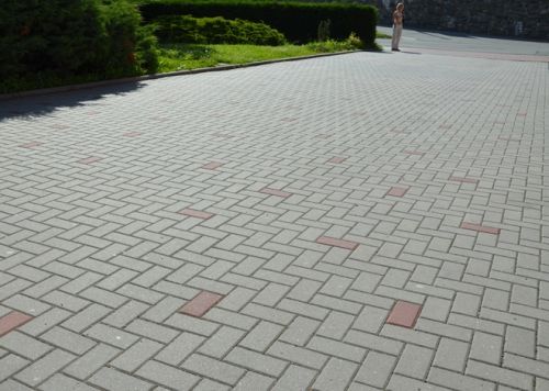 Madeira Modern 60 Farbe Grau/Rot